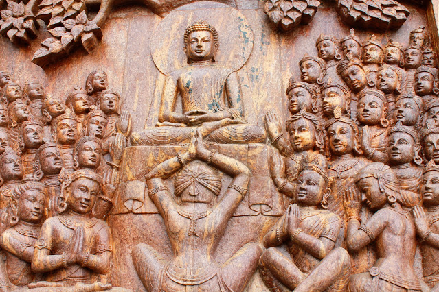 picture_of_buddha_with_students